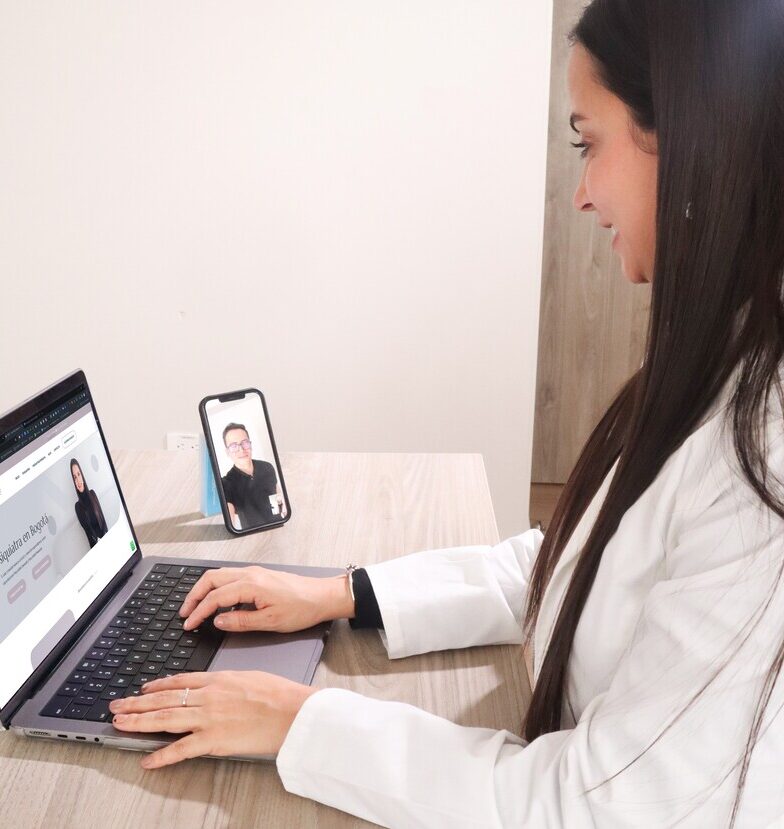 Dr Paola Martinez - Psiquiatra_ Bogotá_paciente virtual
