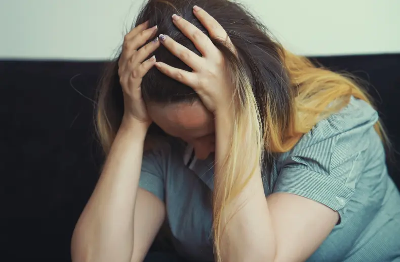 Etapas del duelo perinatal - Dra. Paola Martínez- mujer en shock